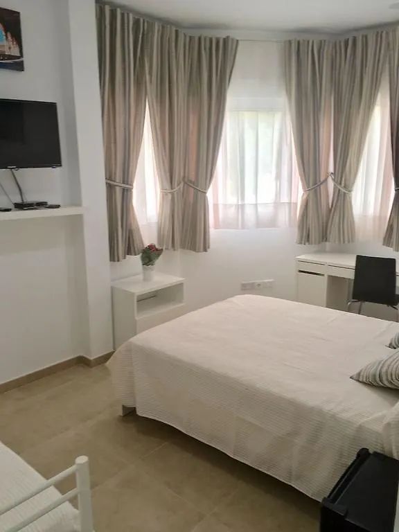 Sunnylivings Hotel Seville 3*,